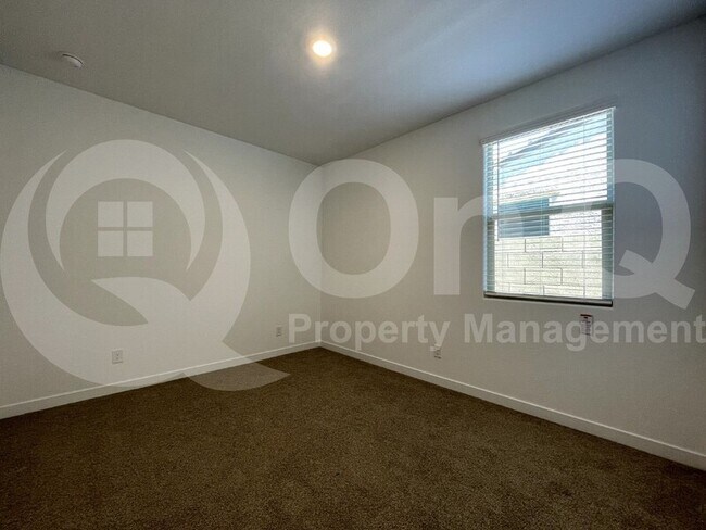 Building Photo - 5945 N 89th Dr