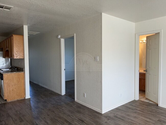 Building Photo - 900 McDaniel Cir