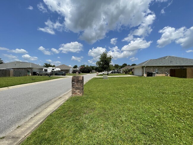 Building Photo - 7025 Boo Ln