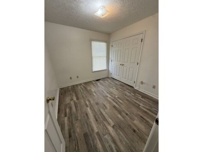 Building Photo - 629 Torhunta Dr