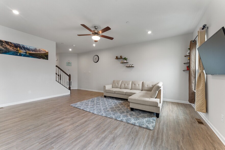 Building Photo - 5103 Spruce Rd