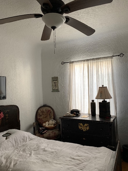 Building Photo - 6 Gundry Ave