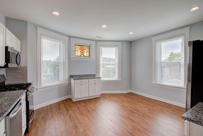 Building Photo - 1629 Hoffner St