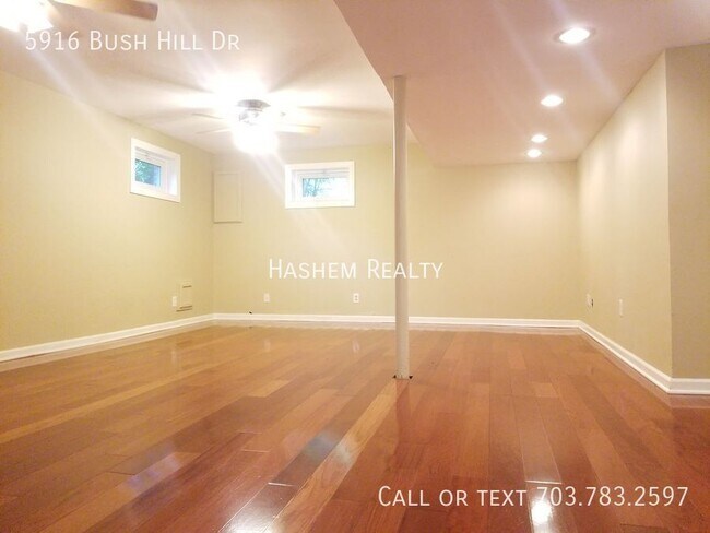 Building Photo - 5916 Bush Hill Dr