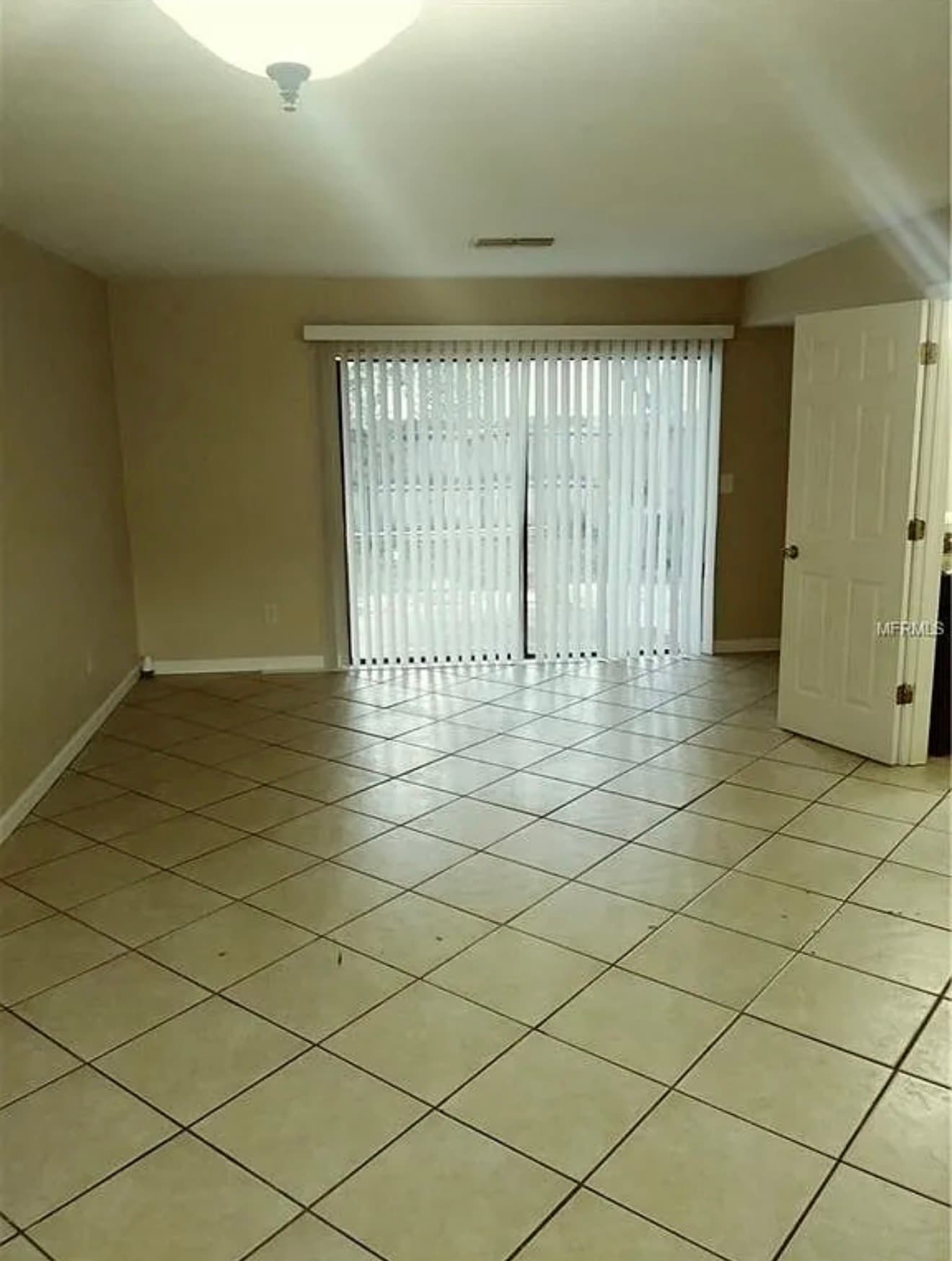 Building Photo - 3001 S Pines Dr