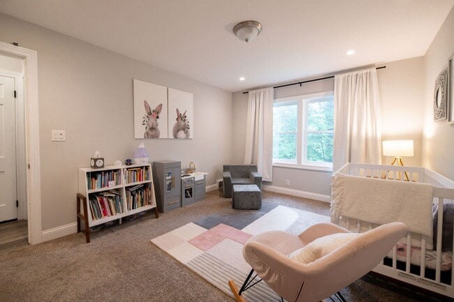 Building Photo - Fantastic and updated 4 bedroom home in Au...