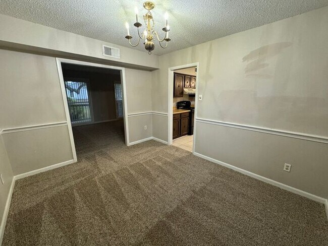 Building Photo - Gulf Breeze - The Oaks - 3 bedroom, 2.5 bathroom