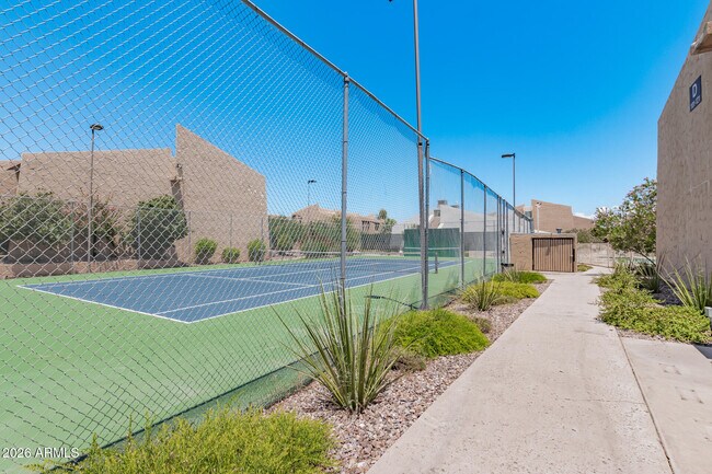 Building Photo - 8055 E Thomas Rd