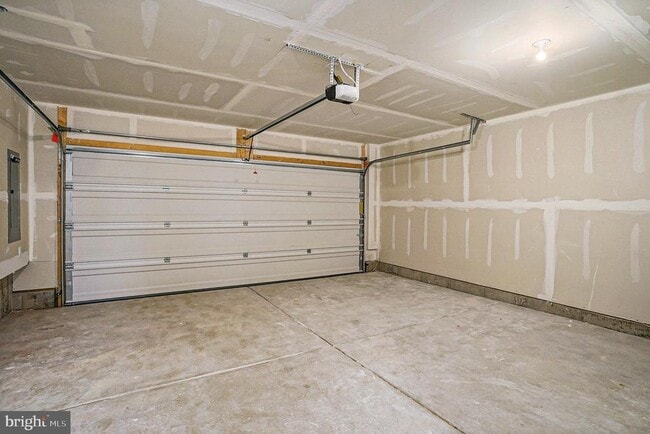 Building Photo - 708 Platinum Dr