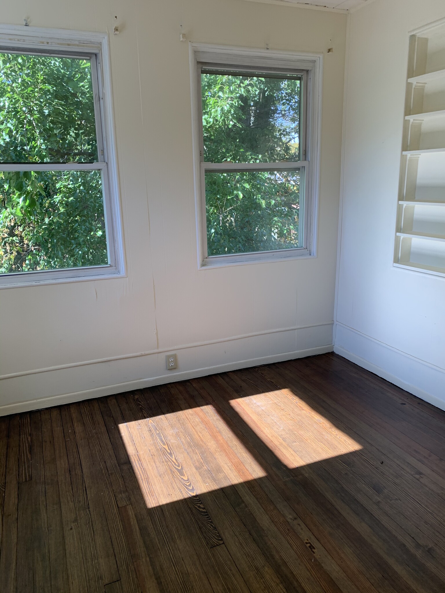 Bedroom 2 - 3639 Amberson Ave