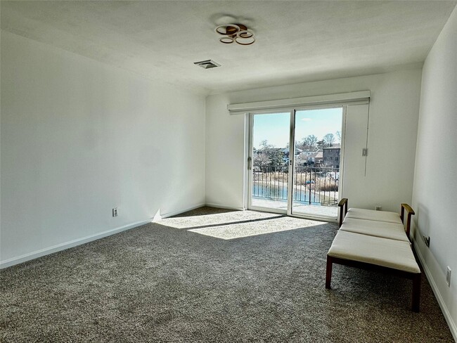 Building Photo - 3276 Griswold Ave