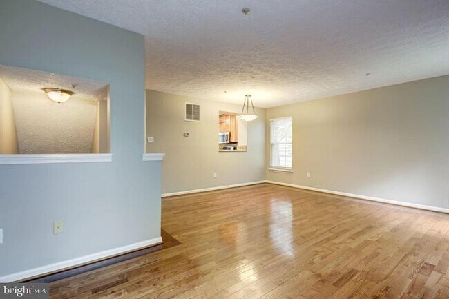 Building Photo - 6112 Starburn Path