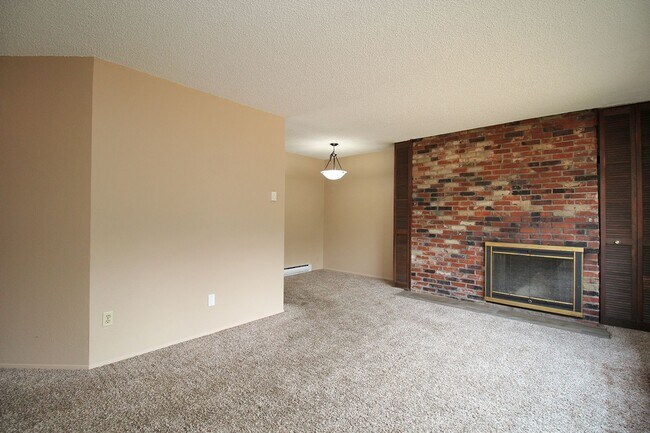 Building Photo - 2642-2642 SE 125th Ave