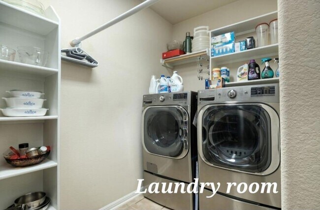 Building Photo - 219 Tulip Trail Bend