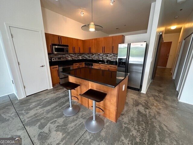 Building Photo - 560 Dutch Valley Rd NE