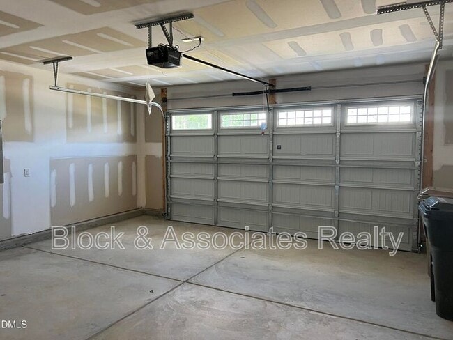 Building Photo - 262 Streamliner Blvd