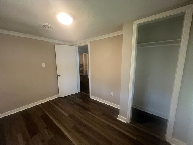 Building Photo - 4 Br 2 Bath Home for rent in NLR