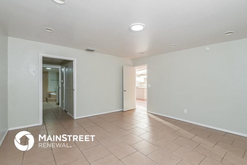 Building Photo - 5913 E Lester Dr