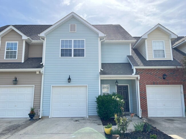 Primary Photo - Cute 2 Bedroom Townhouse in Chapel Hill