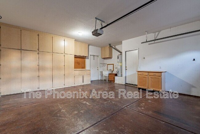 Building Photo - 1143 N Apollo Dr