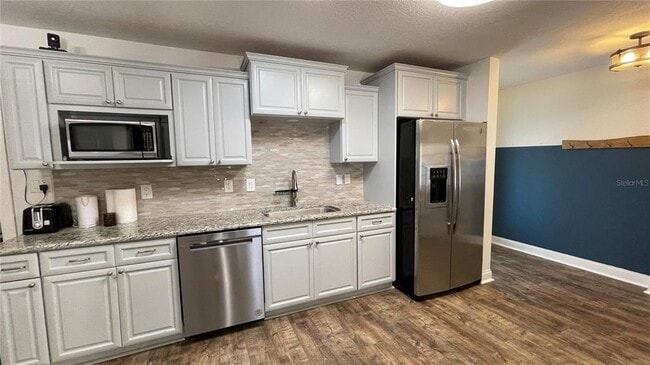 Building Photo - 313 Satsuma Dr