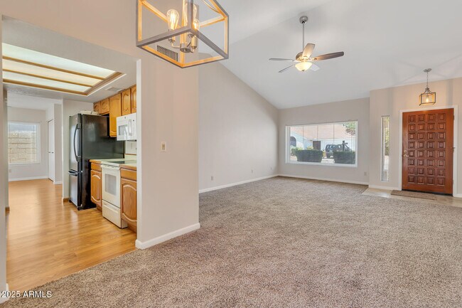 Building Photo - 3309 E Siesta Ln