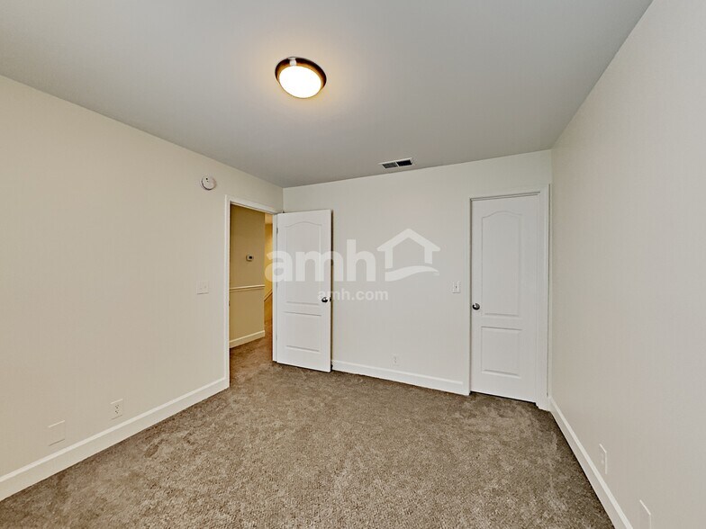 Building Photo - 2533 Kilkenny Ct