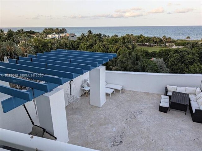Building Photo - 7600 Collins Ave