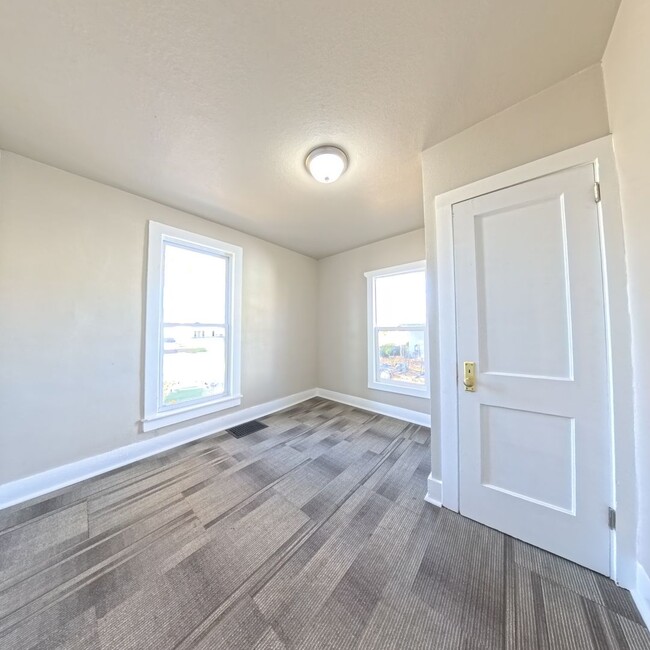 Building Photo - Newly remodeled 3 bedroom 1 bathroom home-Located in Jefferson