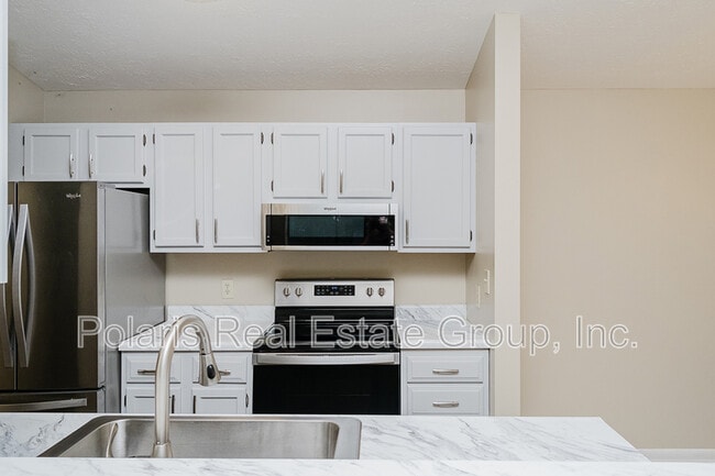 Building Photo - 4540 Village Ct