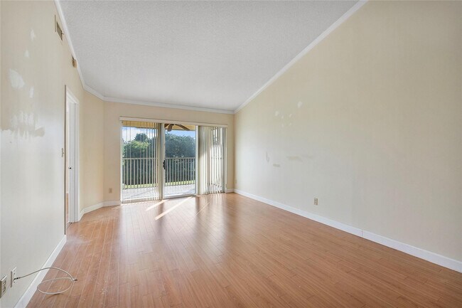 Building Photo - 967 Coral Club Dr