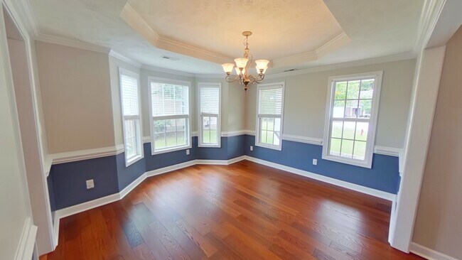 Building Photo - 622 Thorncliff Dr