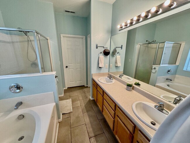 Building Photo - 4809 S Dory Trail