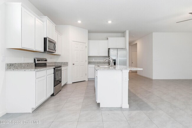 Building Photo - 947 Remington Green Dr SE