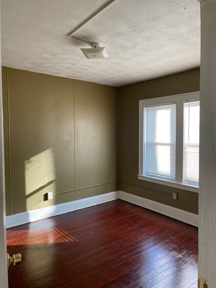 Bedroom 1 - 117 Enfield St