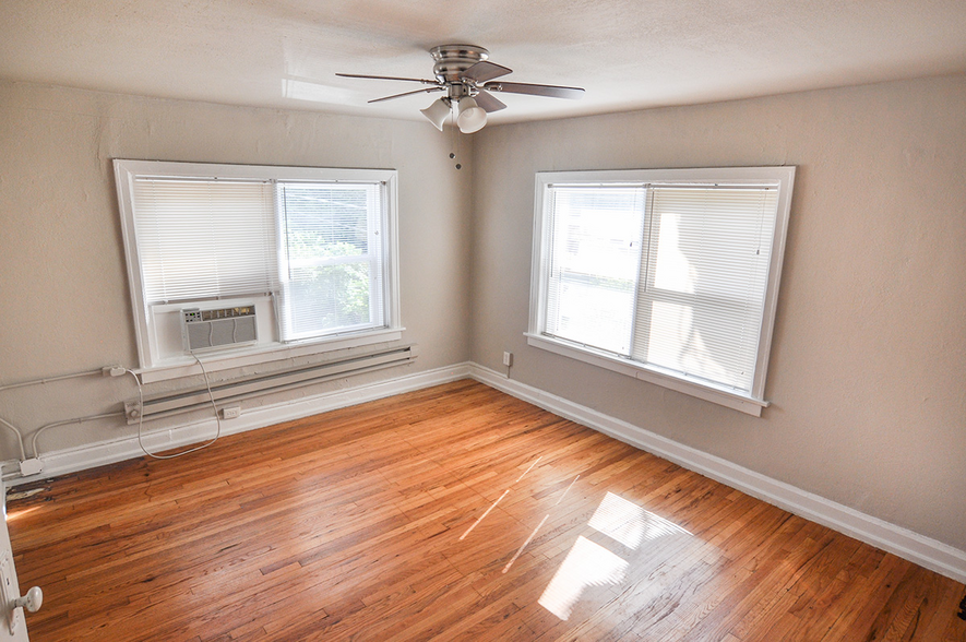 Interior Photo - The Nelle - 3734 -3736 WarwickBlvd