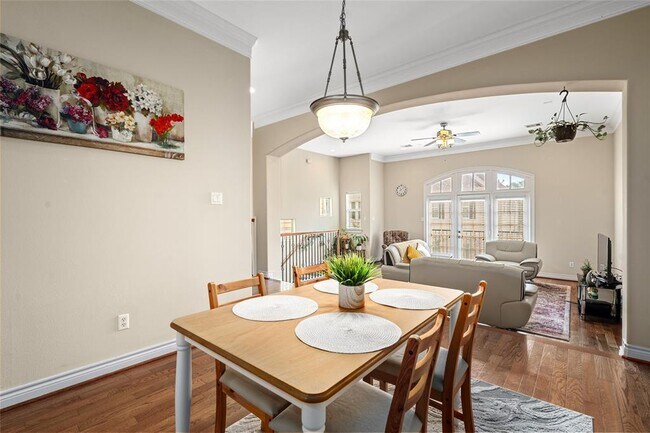 Building Photo - 9008 Bayview Cove Dr