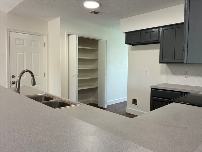 Building Photo - 17034 Coachmaker Dr
