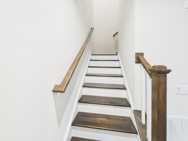 Building Photo - 428 Crofton Village Terrace