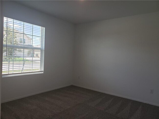 Building Photo - 104 Mountain Maple St
