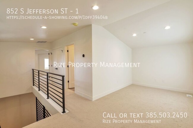 Building Photo - 852 Jefferson St W