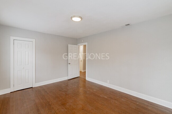 Building Photo - Charming 3 bedroom home in Birmingham!