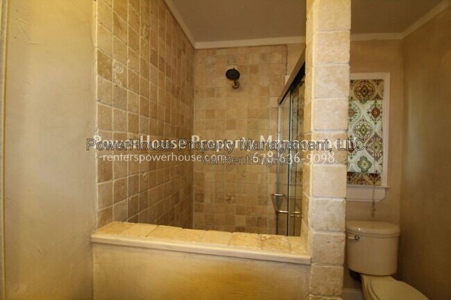Building Photo - 4017 Doral Dr