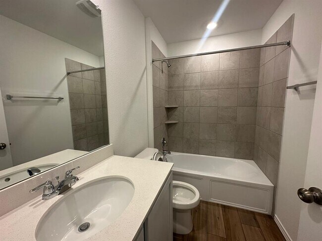 Building Photo - 4116 Home Pl Rd