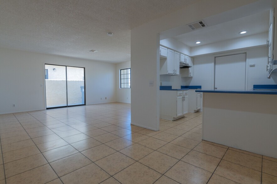 Building Photo - 33425 Wishing Well Trl