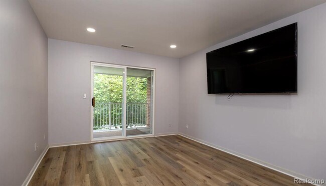 Building Photo - 46257 Cavalier Dr