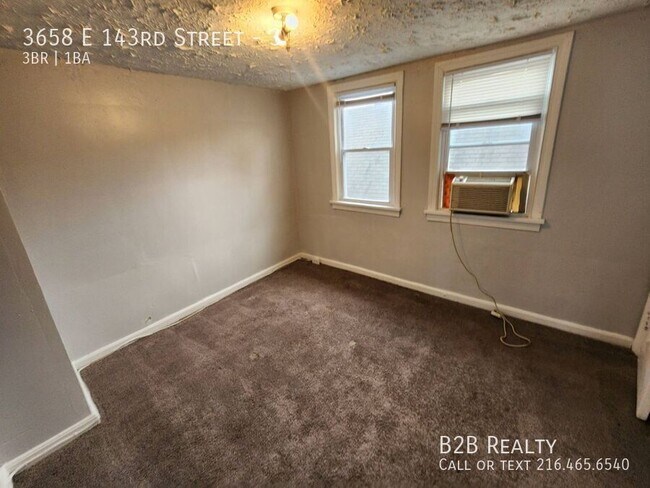 Building Photo - 3658 E 143rd St