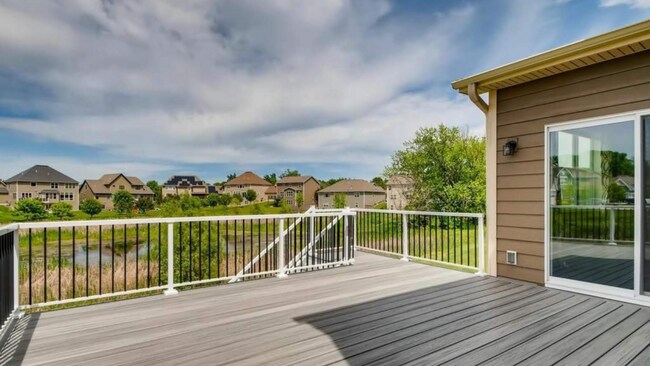 Building Photo - Perfect 5 bedroom count Home in Plymouth