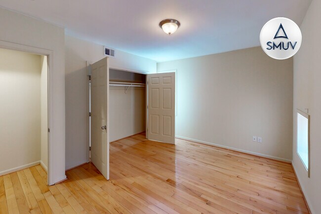Building Photo - 226 N Carey St