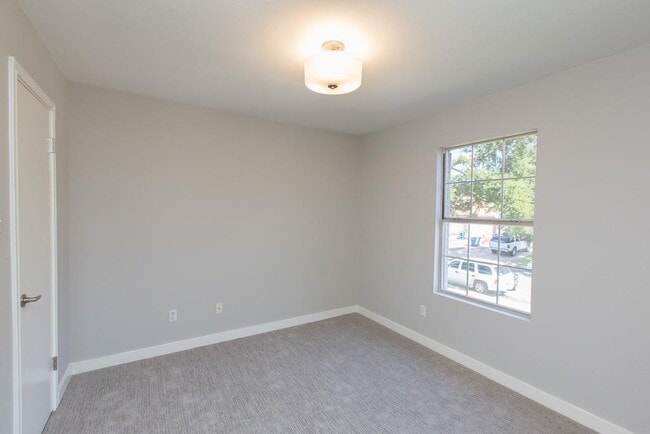 Building Photo - 917 Minturn Ln